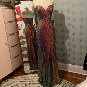 Ellie Wilde Mon Cheri Gown 8 NWT